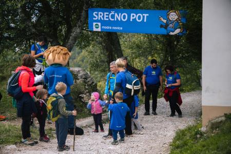 Na jubilejnem dobrodelnem pohodu zbrali 10.040 evrov (6)